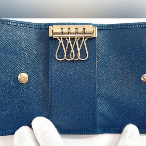 LV Epi Key Holder - Picture 3 of 7